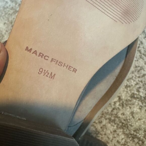 Marc Fisher Women’s Suede Ankle Booties 9.5 - Picture 3 of 8